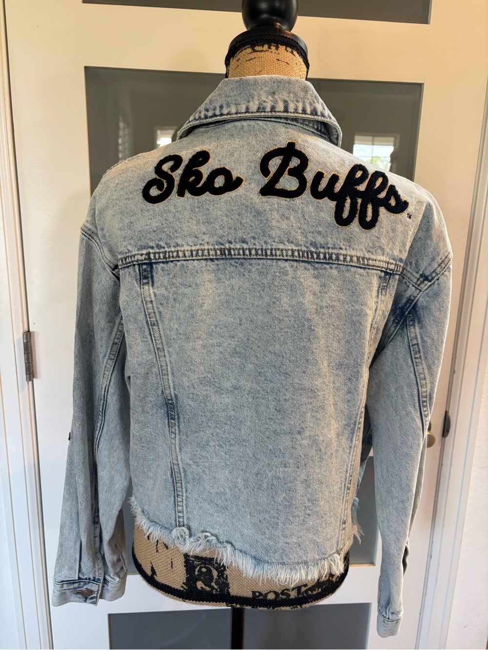 Sko Buffs Light Wash Denim Jean Jacket - Casual Women's Jean Jacket